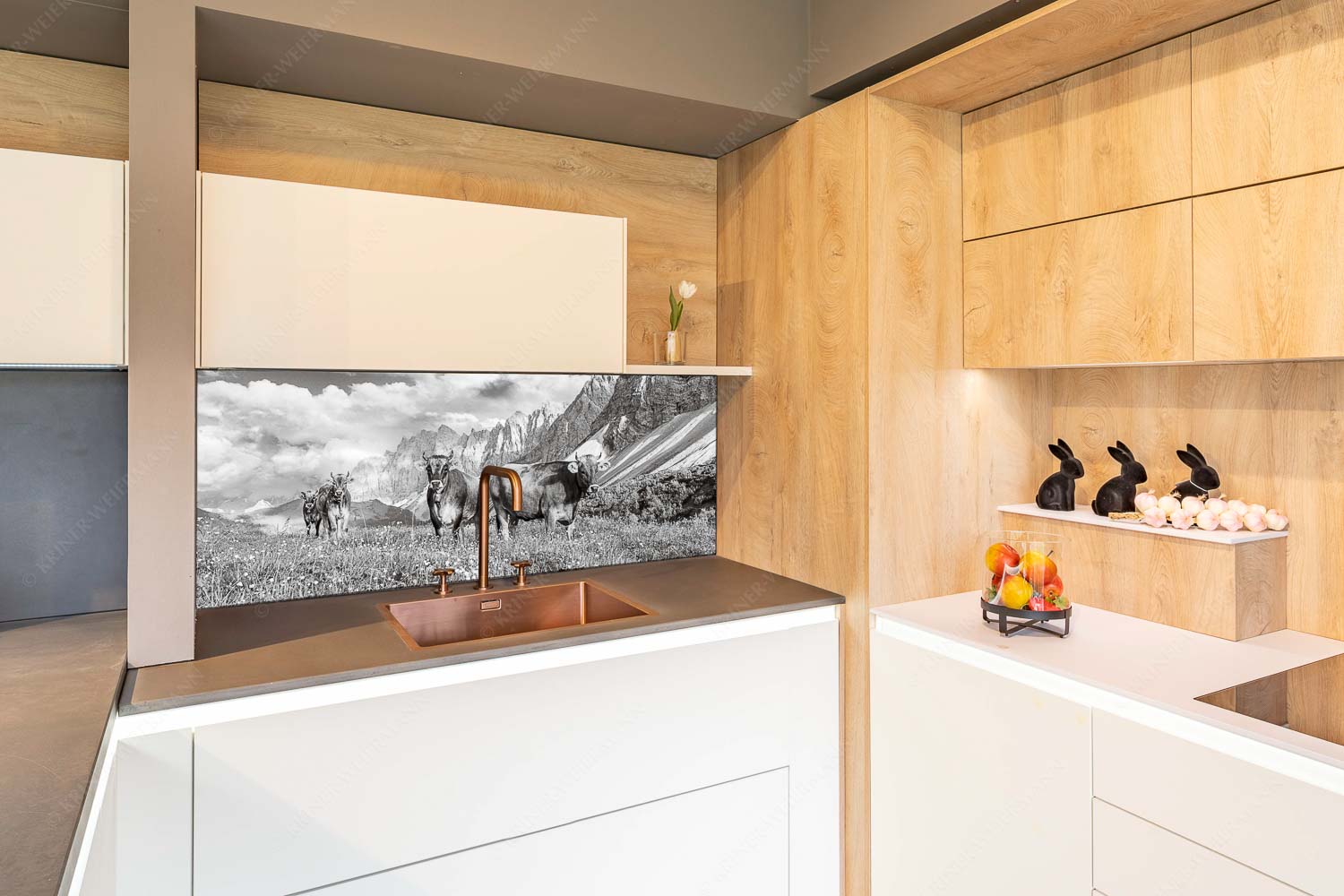 Hochalm II – Größe ca. 150x60cm, Seitenverhältnis 2,5:1 — Junge Kühe mit Laliderer im Karwendel Jungvieh am Hochalmsattel im Karwendel mit Lalidererwand im Hintergrund - Hochalm II - Größe ca. 150x60cm, Seitenverhältnis 2,5:1 - Junge Kühe mit Laliderer im Karwendel - weitere Infos unter https://www.kriner-weiermann.de