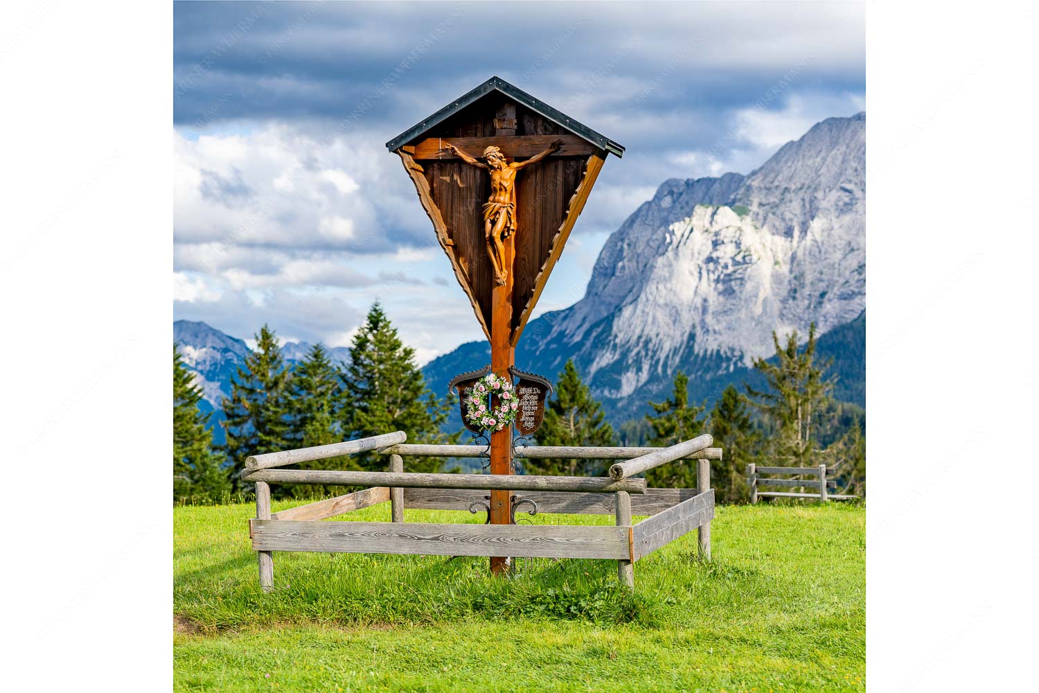 Wegkreuz am Wamberg - Höheres - Seitenverhältnis 1:1 - Wegkreuz bei Wamberg und Eckbauer - weitere Infos unter https://www.kriner-weiermann.de