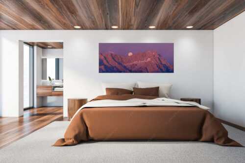 Untergehender Mond über dem Höllental mit Zugspitze und Jubiläumsgrat - Höllental - Größe ca. 200x80cm, Seitenverhältnis 2,5:1 - Vollmond an der Zugspitze - weitere Infos unter https://www.kriner-weiermann.de