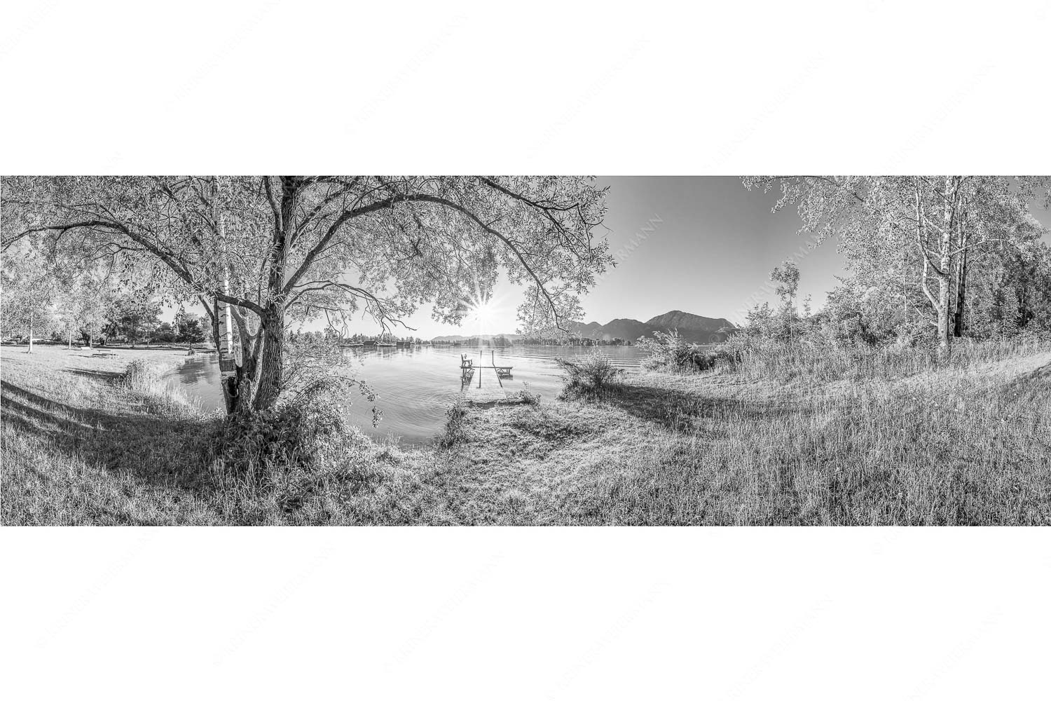 Immer wieder geht die Sonne auf – Seitenverhältnis 3:1 — Kochelsee Blick über den Kochelsee in den Sonnenaufgang