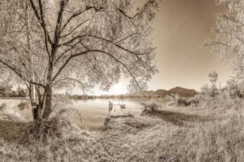 Blick über den Kochelsee in den Sonnenaufgang - Immer wieder geht die Sonne auf - Seitenverhältnis 3:2 - Kochelsee - weitere Infos unter https://www.kriner-weiermann.de