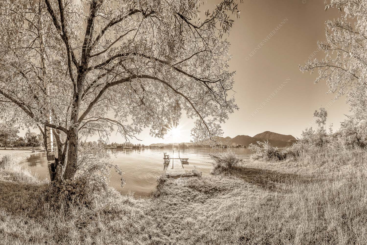 Immer wieder geht die Sonne auf – Seitenverhältnis 3:2 — Kochelsee Blick über den Kochelsee in den Sonnenaufgang