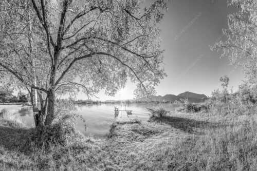 Blick über den Kochelsee in den Sonnenaufgang - Immer wieder geht die Sonne auf - Seitenverhältnis 3:2 - Kochelsee - weitere Infos unter https://www.kriner-weiermann.de