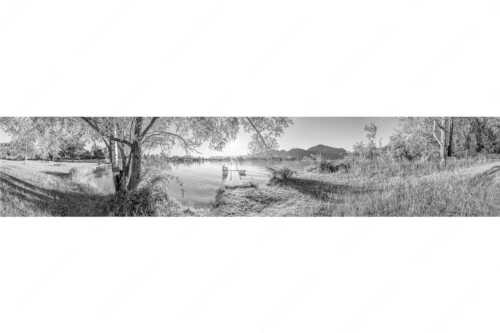Blick über den Kochelsee in den Sonnenaufgang - Immer wieder geht die Sonne auf - Seitenverhältnis 5:1 - Kochelsee - weitere Infos unter https://www.kriner-weiermann.de