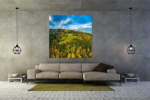 Blick über Herbstwald zum Zugspitzmassiv im Wettertsteingebirge - Indian Summer Dahoam II - Größe ca. 160x160cm, Seitenverhältnis 1:1 - Herbstfarben am Wamberg mit Wetterstein - weitere Infos unter https://www.kriner-weiermann.de