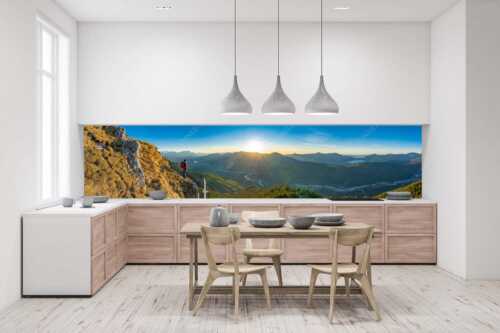 Blick übers Isartal und Walchensee in den Sonnenuntergang - Isartal und Walchensee - Größe ca. 400x100cm, Seitenverhältnis 4:1 - Bergsteiger blickt ins Obere Isartal - weitere Infos unter https://www.kriner-weiermann.de