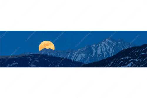 Vollmondaufgang im Karwendel - Karwendelmond - Seitenverhältnis 4:1 - Vollmond im Karwendel - weitere Infos unter https://www.kriner-weiermann.de