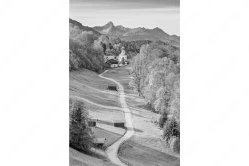 Blick über Kirche St. Anna in Wamberg zum Waxenstein - Kircherl - Seitenverhältnis 2:3 - Wamberg mit Daniel - weitere Infos unter https://www.kriner-weiermann.de