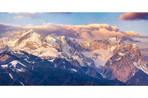 Blick auf Zugspitzmassiv mit Alpspitze, Zugspitze und Waxenstein - Klassikerkette - Seitenverhältnis 2:1 - Alpspitze Zugspitze und Waxenstein - weitere Infos unter https://www.kriner-weiermann.de