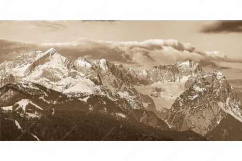 Blick auf Zugspitzmassiv mit Alpspitze, Zugspitze und Waxenstein - Klassikerkette - Seitenverhältnis 2:1 - Alpspitze Zugspitze und Waxenstein - weitere Infos unter https://www.kriner-weiermann.de