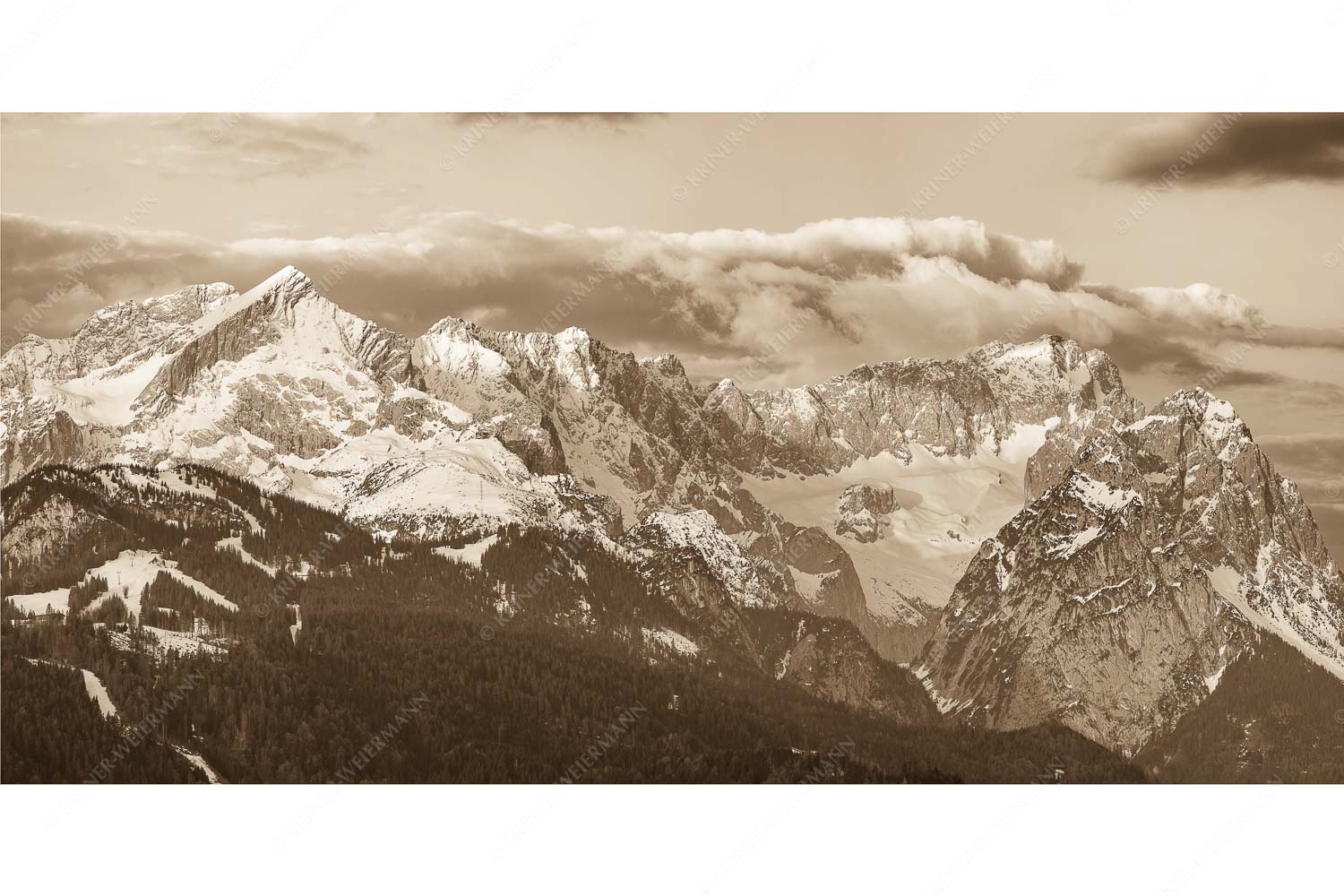 Klassikerkette – Seitenverhältnis 2:1 — Alpspitze Zugspitze und Waxenstein Blick auf Zugspitzmassiv mit Alpspitze, Zugspitze und Waxenstein
