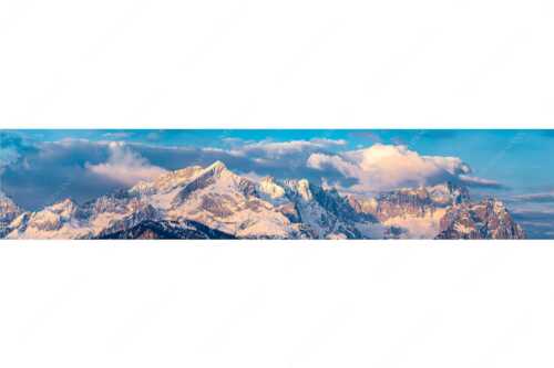 Blick auf Zugspitzmassiv mit Alpspitze, Zugspitze und Waxenstein - Klassikerkette - Seitenverhältnis 5:1 - Alpspitze Zugspitze und Waxenstein - weitere Infos unter https://www.kriner-weiermann.de