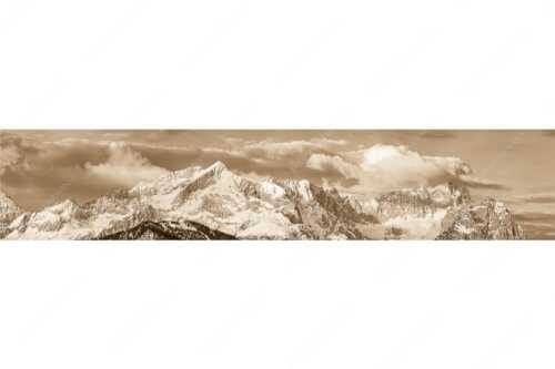 Blick auf Zugspitzmassiv mit Alpspitze, Zugspitze und Waxenstein - Klassikerkette - Seitenverhältnis 5:1 - Alpspitze Zugspitze und Waxenstein - weitere Infos unter https://www.kriner-weiermann.de