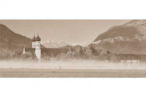 Morgenstimmung am Kloster in Benediktbeuern mit Blick auf die Arnspitzen - Kontemplation - Seitenverhältnis 2,5:1 - Kloster Benediktbeuern - weitere Infos unter https://www.kriner-weiermann.de