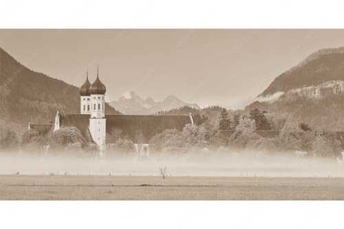 Morgenstimmung am Kloster in Benediktbeuern mit Blick auf die Arnspitzen - Kontemplation - Seitenverhältnis 2:1 - Kloster Benediktbeuern - weitere Infos unter https://www.kriner-weiermann.de