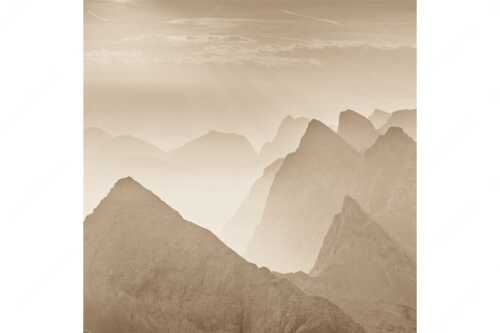 Blick über Moserkarspitze und Lalidererspitze in den Sonnenaufgang - Konturen - Seitenverhältnis 1:1 - Silhouetten im Karwendel - weitere Infos unter https://www.kriner-weiermann.de
