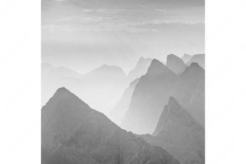Blick über Moserkarspitze und Lalidererspitze in den Sonnenaufgang - Konturen - Seitenverhältnis 1:1 - Silhouetten im Karwendel - weitere Infos unter https://www.kriner-weiermann.de