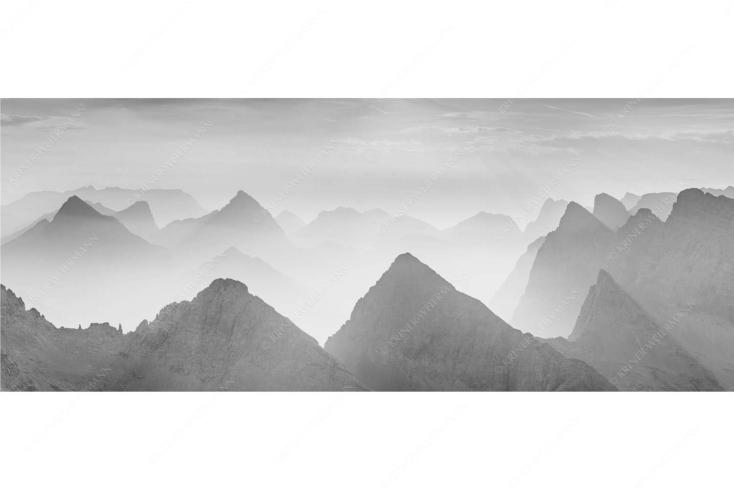Konturen – Seitenverhältnis 2,5:1 — Silhouetten im Karwendel Blick über Moserkarspitze und Lalidererspitze in den Sonnenaufgang