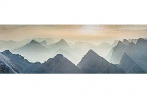 Blick über Moserkarspitze und Lalidererspitze in den Sonnenaufgang - Konturen - Seitenverhältnis 3:1 - Silhouetten im Karwendel - weitere Infos unter https://www.kriner-weiermann.de
