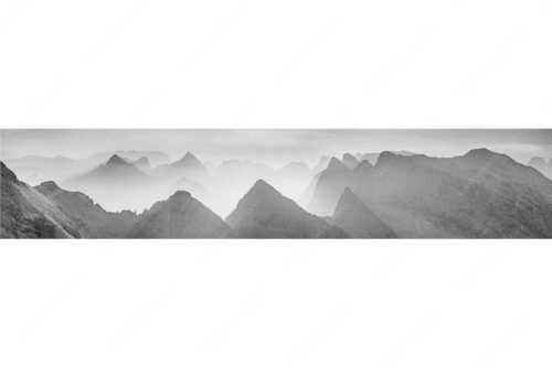 Blick über Moserkarspitze und Lalidererspitze in den Sonnenaufgang - Konturen - Seitenverhältnis 5:1 - Silhouetten im Karwendel - weitere Infos unter https://www.kriner-weiermann.de