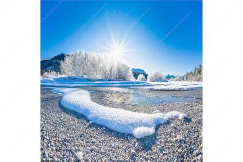 Isar miit Karwendel und Arnspitzen - Kristallteppich - Seitenverhältnis 1:1 - Schnee an der Isar - weitere Infos unter https://www.kriner-weiermann.de