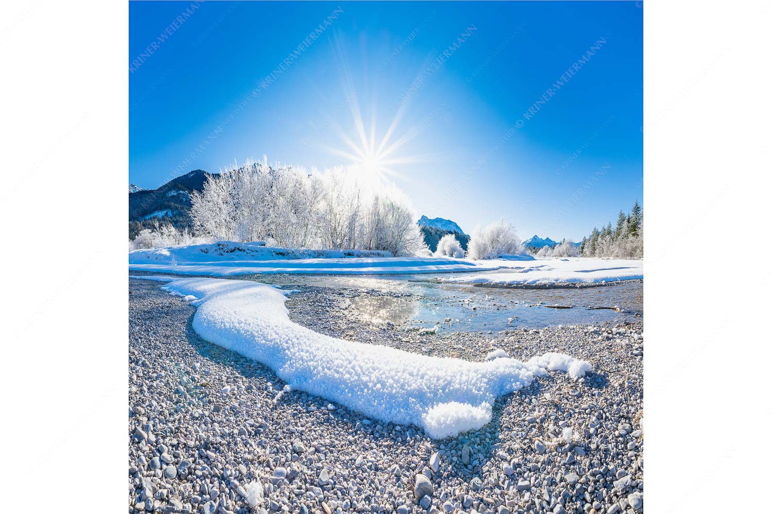 Isar miit Karwendel und Arnspitzen