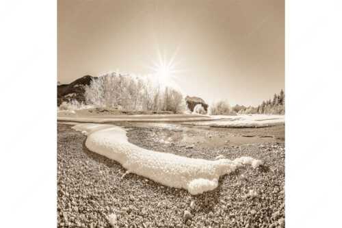 Isar miit Karwendel und Arnspitzen - Kristallteppich - Seitenverhältnis 1:1 - Schnee an der Isar - weitere Infos unter https://www.kriner-weiermann.de