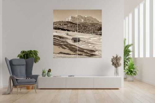 Blick über Buckelwiesen zu den Arnspitzen und Wettersteingebirge - Letzte Reste - 4er Split, Größe ca. 180x180cm, Seitenverhältnis 1:1 - Heustadel mit Wettersteingebirge - weitere Infos unter https://www.kriner-weiermann.de