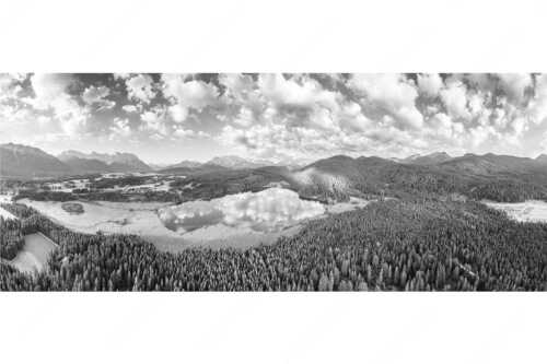 Blick über den Barmsee ins Wettersteingebirge - Lieblingssee II - Seitenverhältnis 2,5:1 - Luftaufnahme Barmsee mit Wetterstein - weitere Infos unter https://www.kriner-weiermann.de