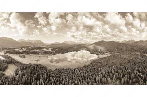 Blick über den Barmsee ins Wettersteingebirge - Lieblingssee II - Seitenverhältnis 2:1 - Luftaufnahme Barmsee mit Wetterstein - weitere Infos unter https://www.kriner-weiermann.de