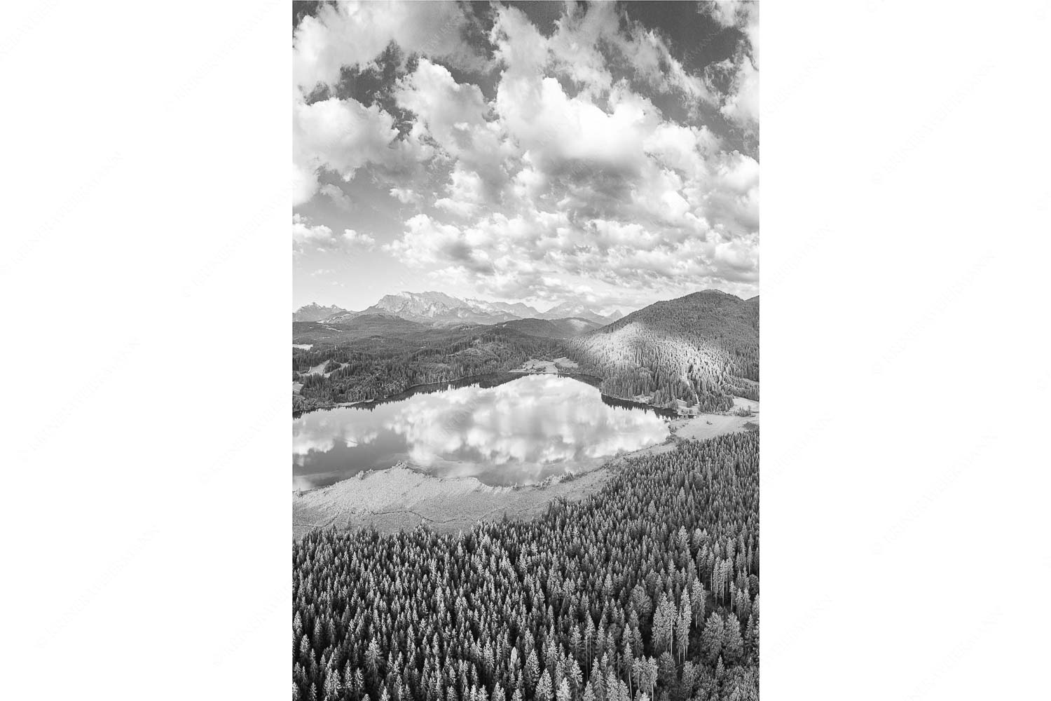 Lieblingssee II – Seitenverhältnis 2:3 — Luftaufnahme Barmsee mit Wetterstein Blick über den Barmsee ins Wettersteingebirge