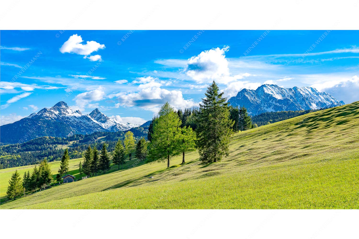 Malerisch – Seitenverhältnis 2:1 — Buckelwiese Arnspitze und Wetterstein Blick über Buckelwiesen zu den Arnspitzen und Wettersteingebirge