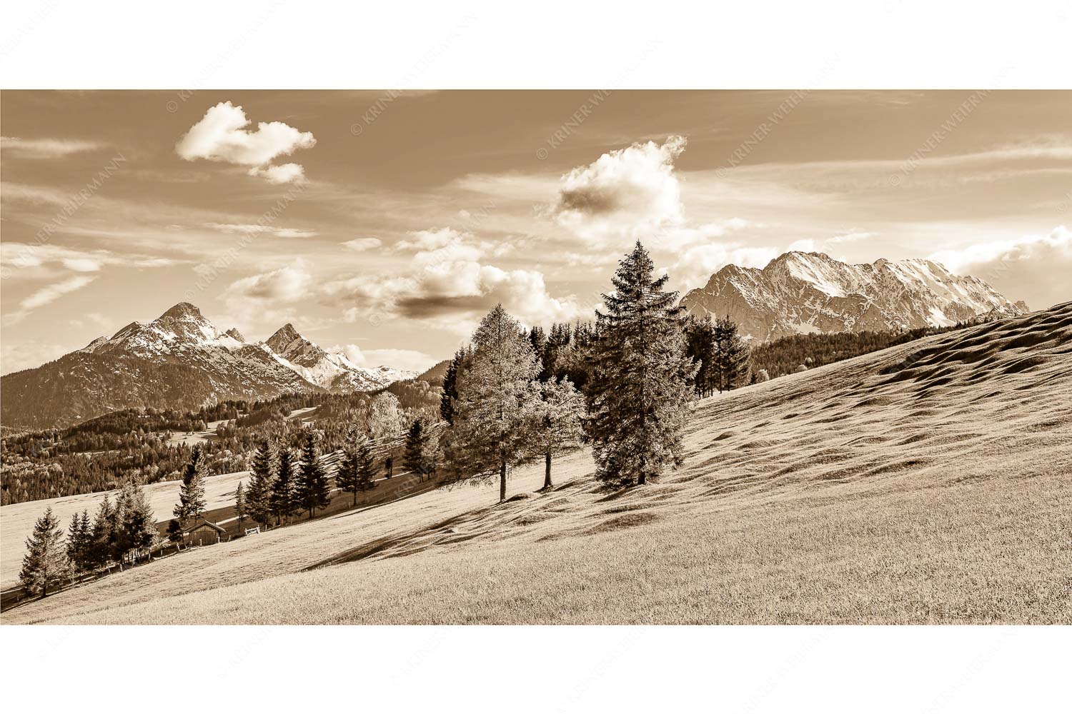 Malerisch – Seitenverhältnis 2:1 — Buckelwiese Arnspitze und Wetterstein Blick über Buckelwiesen zu den Arnspitzen und Wettersteingebirge
