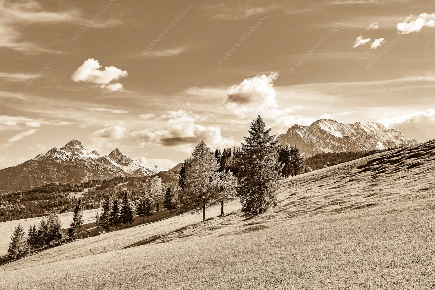 Malerisch – Seitenverhältnis 3:2 — Buckelwiese Arnspitze und Wetterstein Blick über Buckelwiesen zu den Arnspitzen und Wettersteingebirge