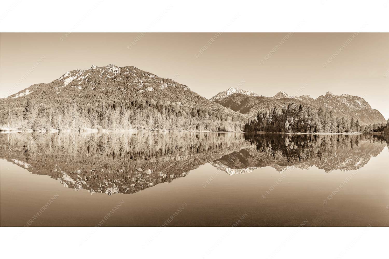 Milder Februar – Seitenverhältnis 2:1 — Isarstausee Soierngebirge und Karwendel Blick über Isarstausee ins Karwendelgebirge
