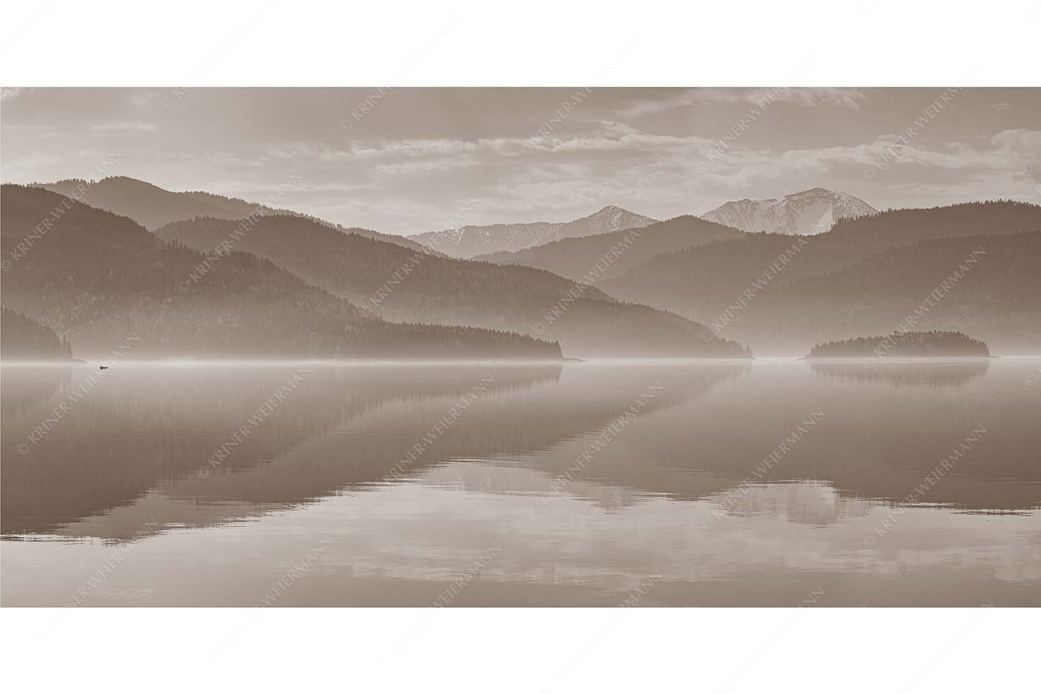 Morgenblau – Seitenverhältnis 2:1 — Morgenstimmung am Walchensee Zu allen Jahreszeiten kann man beeindruckende Stimmungen am Walchensee erleben