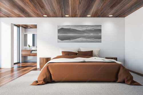 Zu allen Jahreszeiten kann man beeindruckende Stimmungen am Walchensee erleben - Morgenblau - Größe ca. 200x80cm, Seitenverhältnis 2,5:1 - Morgenstimmung am Walchensee - weitere Infos unter https://www.kriner-weiermann.de