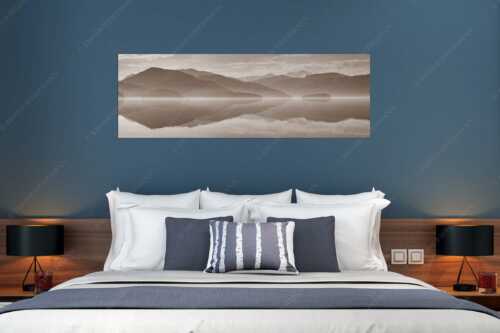 Zu allen Jahreszeiten kann man beeindruckende Stimmungen am Walchensee erleben - Morgenblau - Größe ca. 180x60cm, Seitenverhältnis 3:1 - Morgenstimmung am Walchensee - weitere Infos unter https://www.kriner-weiermann.de