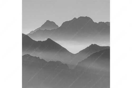 Klar und deutlich trennen sich die Bergketten von Soiern- und Karwendelgebirge - Morgenschnitt - Seitenverhältnis 1:1 - Silhouetten im Karwendel - weitere Infos unter https://www.kriner-weiermann.de