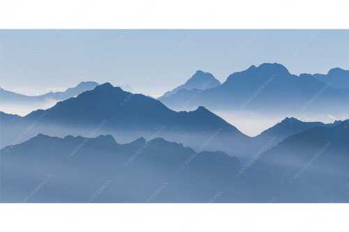 Klar und deutlich trennen sich die Bergketten von Soiern- und Karwendelgebirge - Morgenschnitt - Seitenverhältnis 2:1 - Silhouetten im Karwendel - weitere Infos unter https://www.kriner-weiermann.de