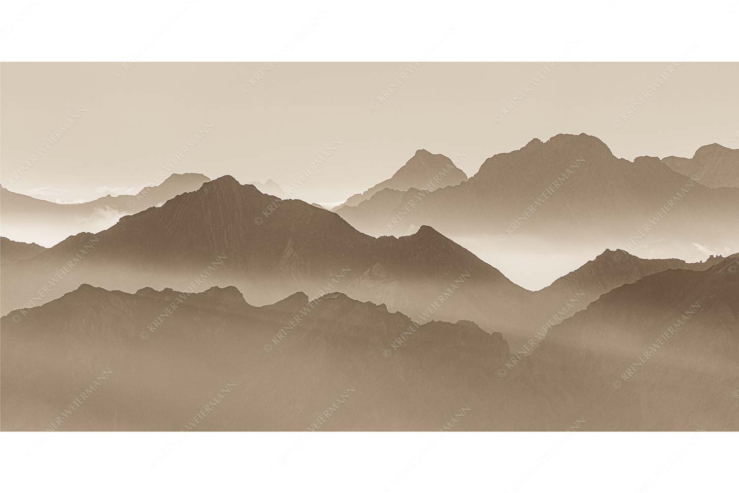 Morgenschnitt – Seitenverhältnis 2:1 — Silhouetten im Karwendel Klar und deutlich trennen sich die Bergketten von Soiern- und Karwendelgebirge