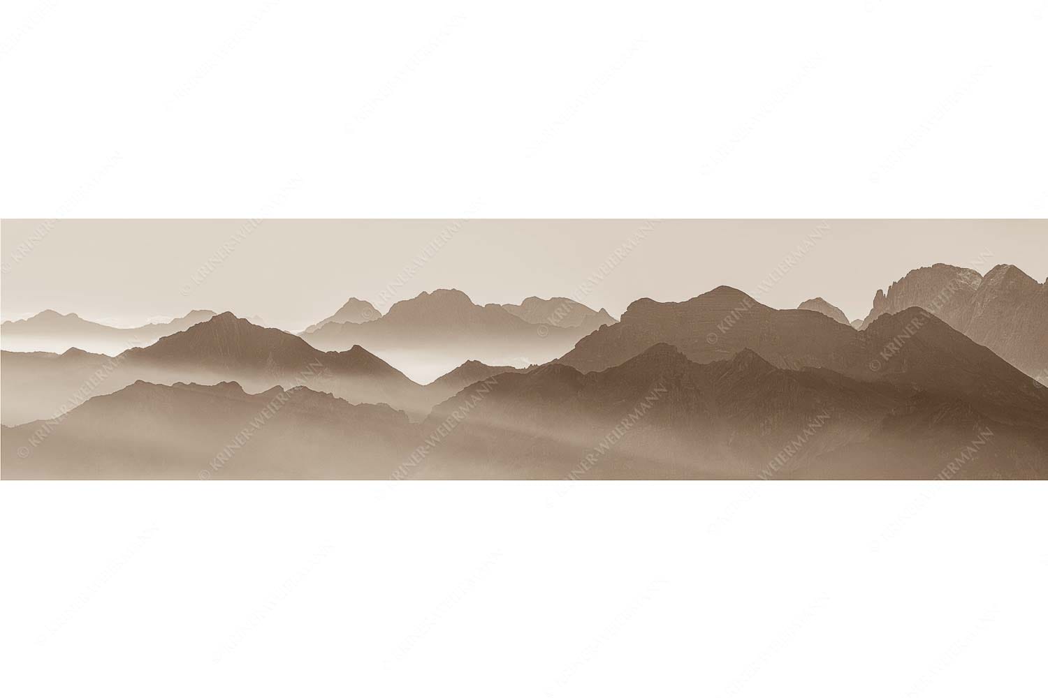 Morgenschnitt – Seitenverhältnis 4:1 — Silhouetten im Karwendel Klar und deutlich trennen sich die Bergketten von Soiern- und Karwendelgebirge
