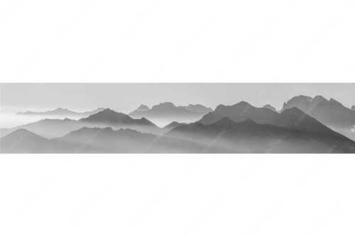 Klar und deutlich trennen sich die Bergketten von Soiern- und Karwendelgebirge - Morgenschnitt - Seitenverhältnis 5:1 - Silhouetten im Karwendel - weitere Infos unter https://www.kriner-weiermann.de