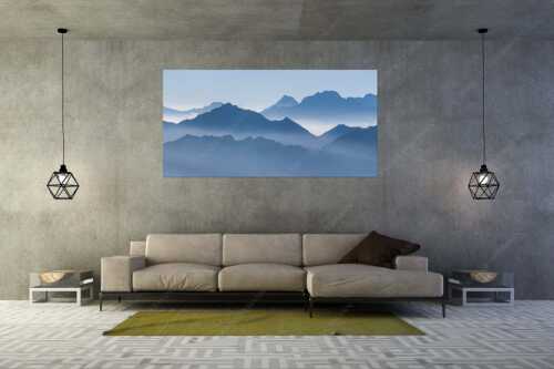 Klar und deutlich trennen sich die Bergketten von Soiern- und Karwendelgebirge - Morgenschnitt - Größe ca. 200x100cm, Seitenverhältnis 2:1 - Silhouetten im Karwendel - weitere Infos unter https://www.kriner-weiermann.de