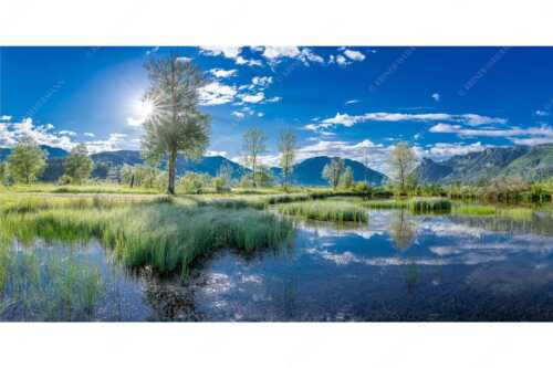 Kleiner Weiher bei Unterammergau mit Blick auf Kofel und Oberammergau - Morgentau - Seitenverhältnis 2:1 - Morgenstimmung im Ammertal - weitere Infos unter https://www.kriner-weiermann.de