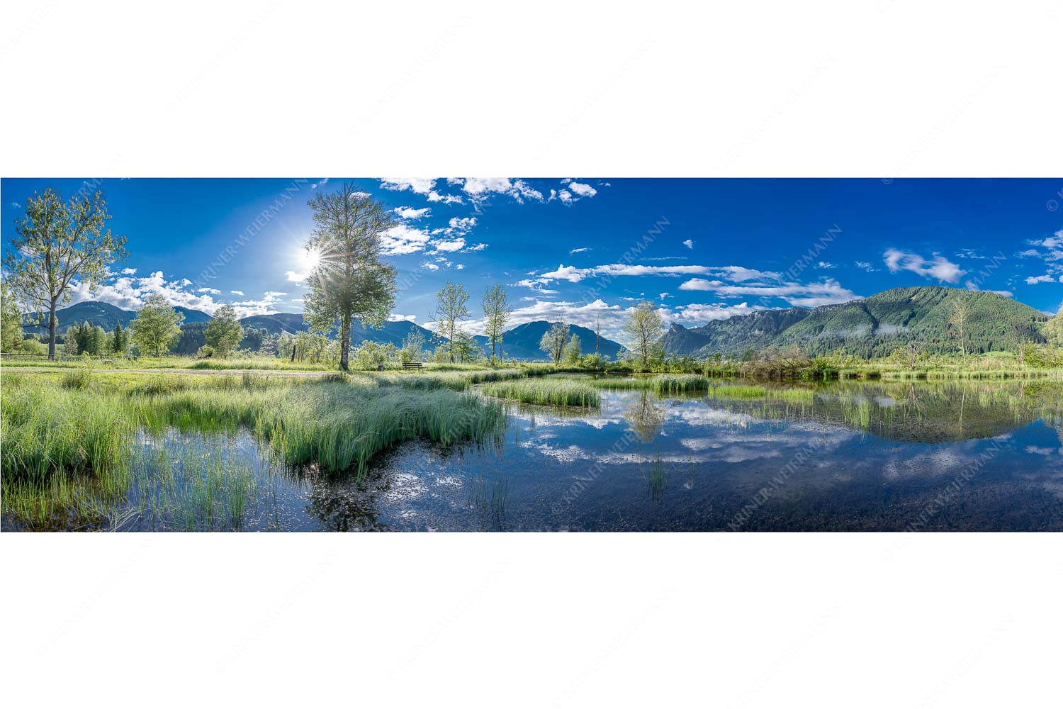 Kleiner Weiher bei Unterammergau mit Blick auf Kofel und Oberammergau