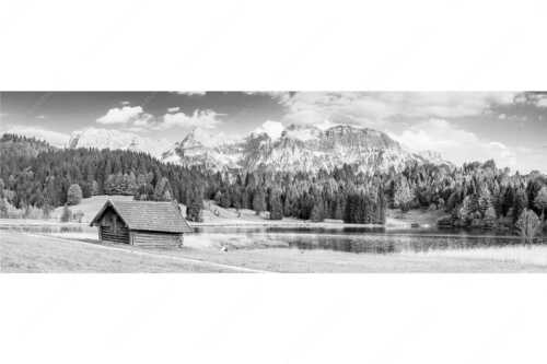 Blick über den Geroldsee zum Wörner, Tiefkar- und Westlicher Karwendelspitze - Nachlesen - Seitenverhältnis 3:1 - Geroldsee mit Wörner und Tiefkarspitze - weitere Infos unter https://www.kriner-weiermann.de