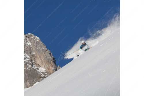 Viel Freude nach ergiebigen Neuschneefällen, eine Abfahrt mit Telemark Ski - Natural high - Seitenverhältnis 1:1 - Powder im Alpsitzgebiet - weitere Infos unter https://www.kriner-weiermann.de