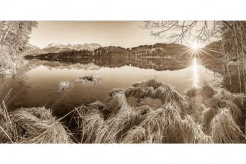 Schneefrei am Barmsee mit Karwendelgebirge - Niederglegt - Seitenverhältnis 2:1 - Barmsee mit Karwendel - weitere Infos unter https://www.kriner-weiermann.de