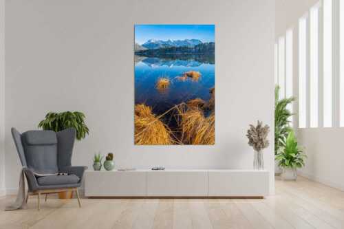 Schneefrei am Barmsee mit Karwendelgebirge - Niederglegt - Größe ca. 120x180cm, Seitenverhältnis 2:3 - Barmsee mit Karwendel - weitere Infos unter https://www.kriner-weiermann.de